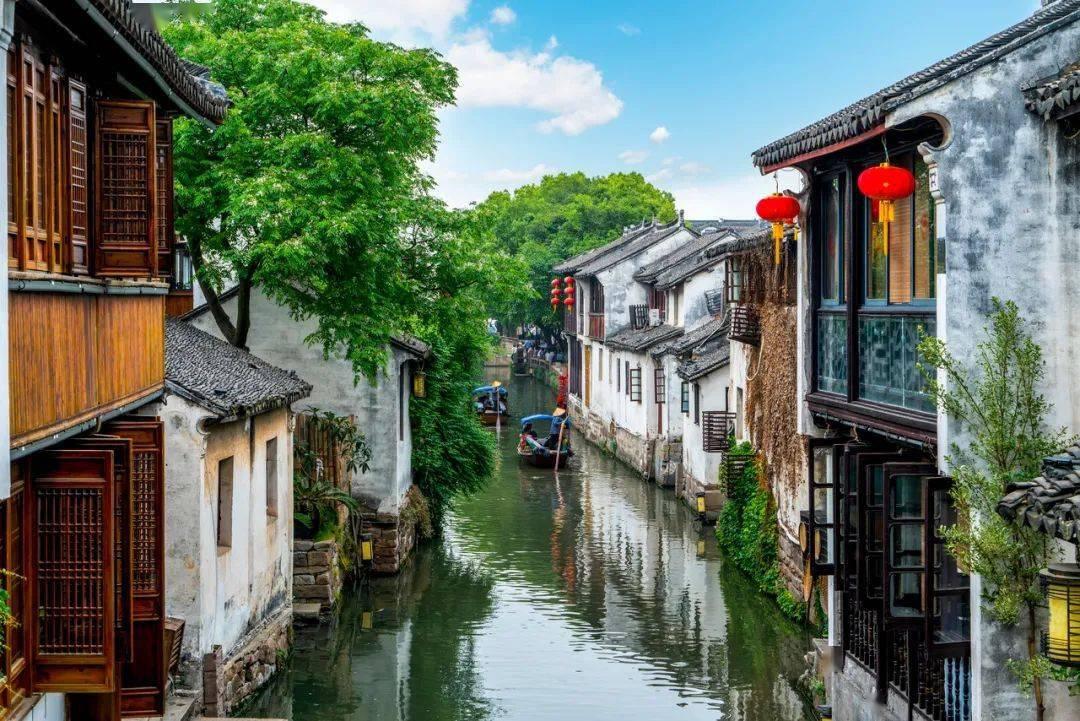 努力向上的铁球